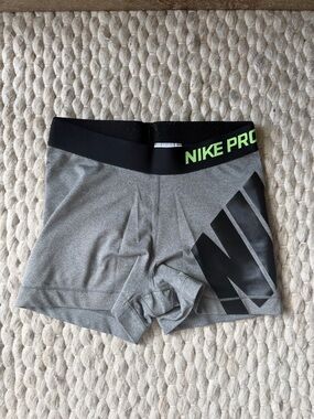Nike Pro Women’s 3" Compression Shorts - Gray/Black - Size S